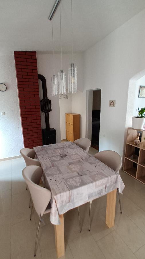 Apartman Tino Kustic 2 Pag Town Esterno foto