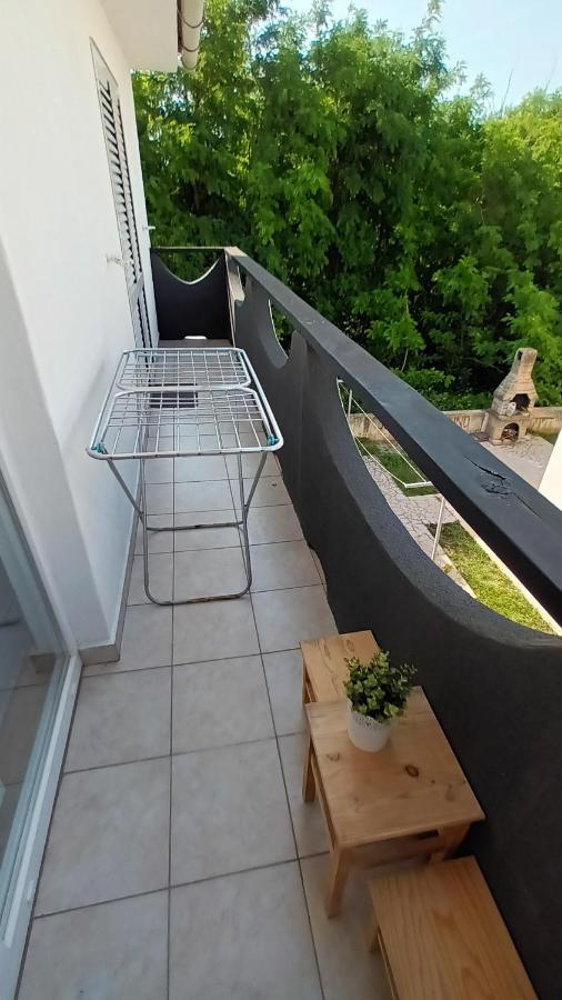 Apartman Tino Kustic 2 Pag Town Esterno foto