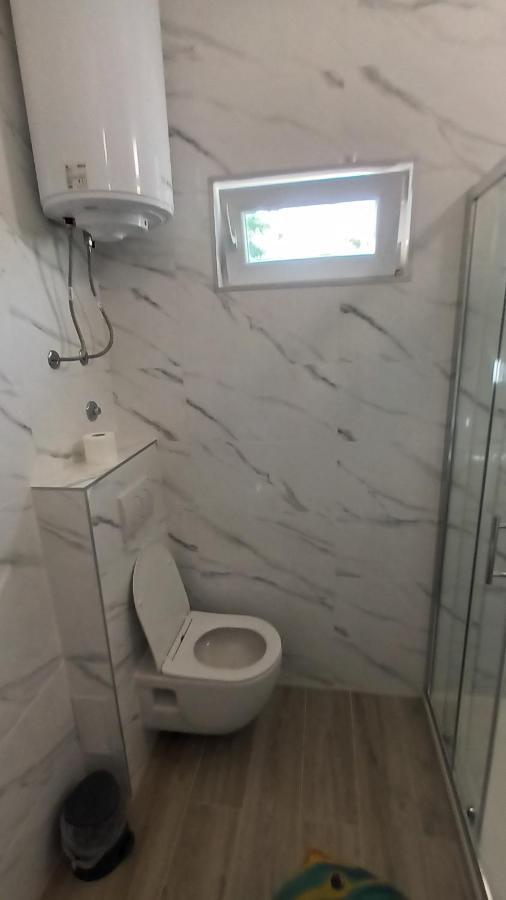 Apartman Tino Kustic 2 Pag Town Esterno foto