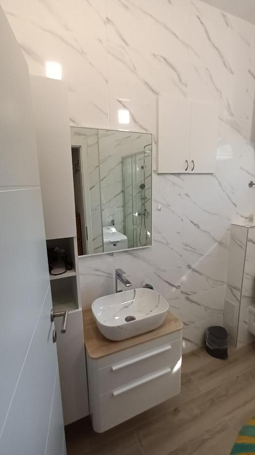 Apartman Tino Kustic 2 Pag Town Esterno foto